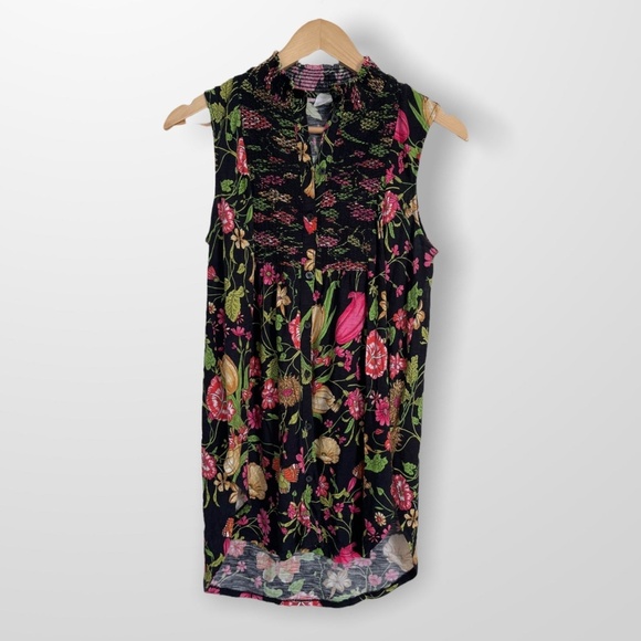 Anthropologie Akemi + Kim Sleevless Floral Blouse - Picture 4 of 9